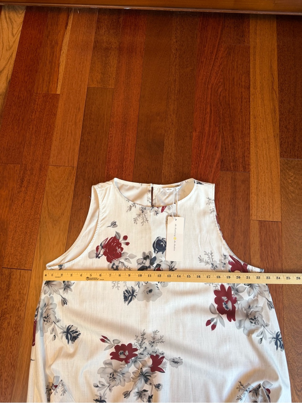 Sleeveless White Floral Maxi Dress with Red and Gray Blooms - Picture 4 of 6